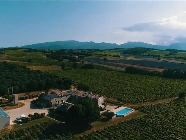 Exceptionnel domaine œnotouristique biologique de 17 ha avec. m² Orange