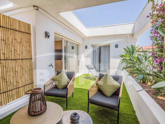 EXCEPTIONNEL Maison de ville rénovée à pied de la plage et du