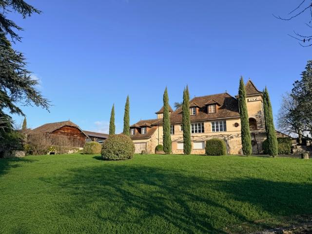 Exceptionnel ! Maison en pierre de 485 m² avec prestations h. 485m² Figeac