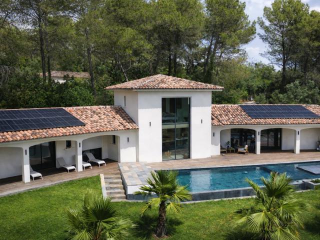 Exceptionnel. Propriete Contemporaine Draguignan 250m² Draguignan