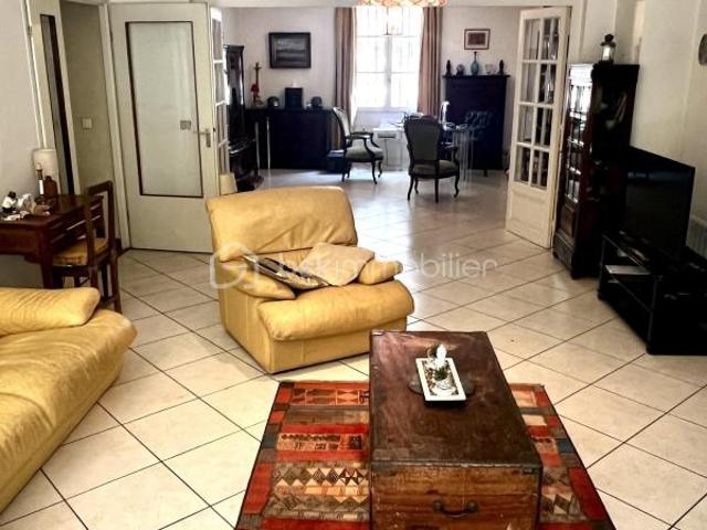 Exceptionnel Rare Appartement 109 m² env avec jardin privatif de 137 m² environ