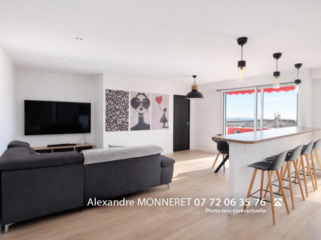 EXCEPTIONNEL T2 58 m2 TERRASSE 15 m2 PARKING PRIVATIF CAVE 10 m2 Entièrement refait à neuf