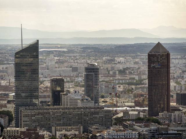 Exceptionnel Type 4 avec grande Terrasse SUD au 9em étage et au