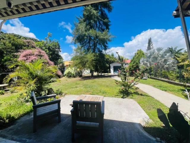 Exceptionnel Villa T6 + deux appartements de type T2