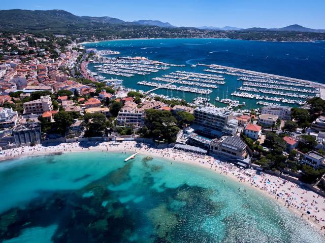 Exceptionnelle villa bourgeoise avec vue mer, centre ville, proche port et plage