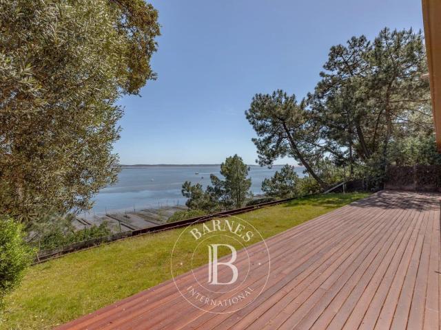 Exceptionnelle Villa Première Ligne Sur La Presqu'ile Du Cap. 300m² Le Cap Ferret
