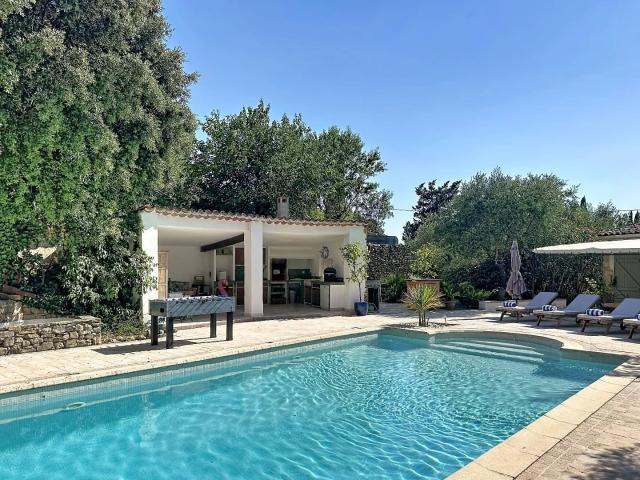 Exceptionnelle Bastide en pierres avec piscine proche de Lorgues