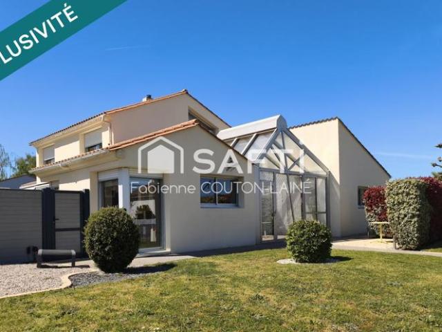 Exceptionnelle maison d'architecte au Poiré sur Vie