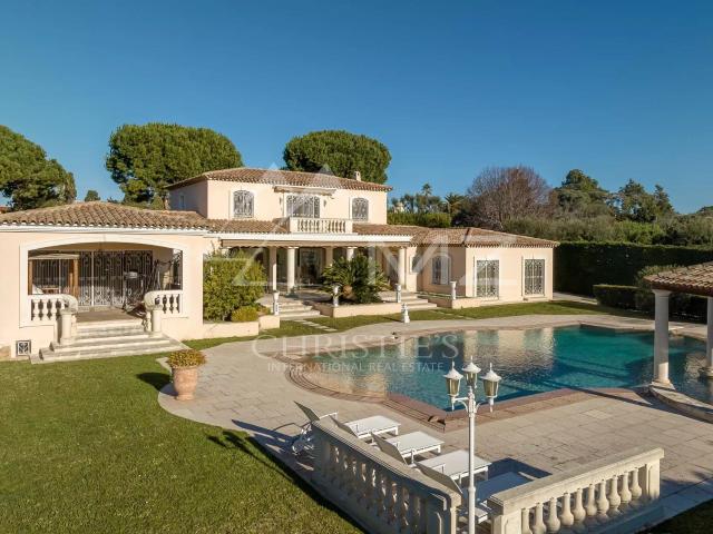 Exceptionnelle propriété dans un domaine privé 347m² Antibes