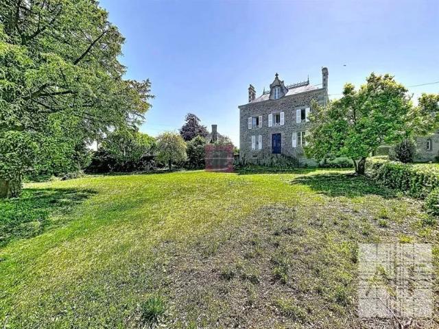 Exceptionnelle propriété de caractère avec maison de maître, héb