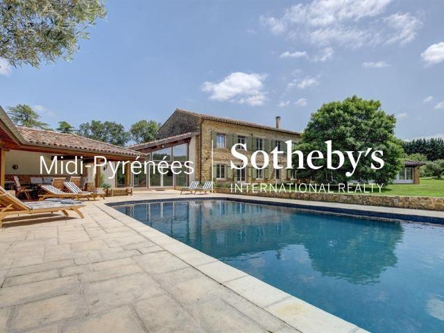 Aux portes des Pyrénées, un domaine rare entre élégance, nat. 625m² Mirepoix