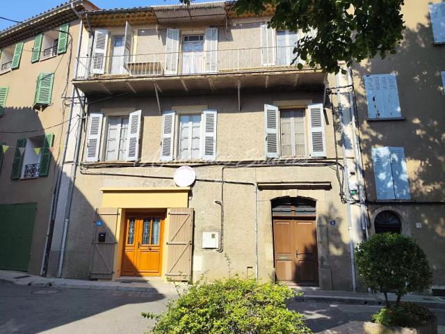 EXCLU: Maison de village à rénover à Varages