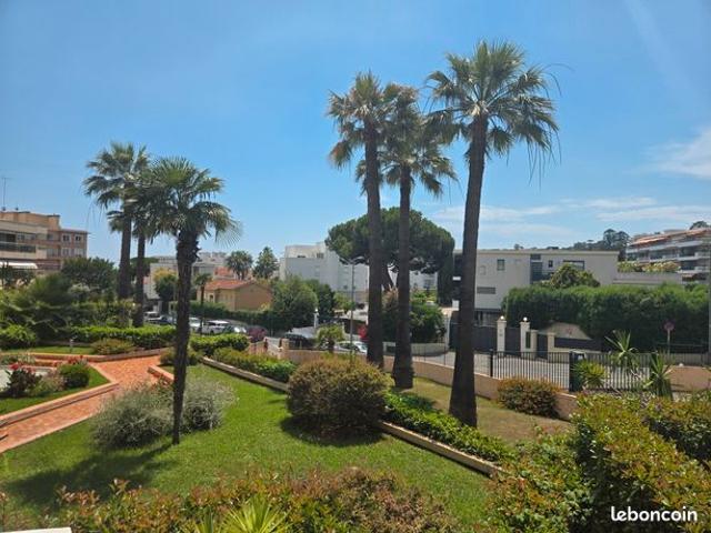 EXCLU, Spacieux 2P 56.79m² Expo Sud Ouest, cave et EN SUS Garage privatif en sous sol