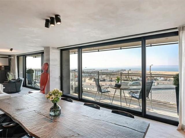 Exclusief appartement 243 m² met 12,5 m gevelbreedte en zeezicht residentie Midan op het Rubensplein