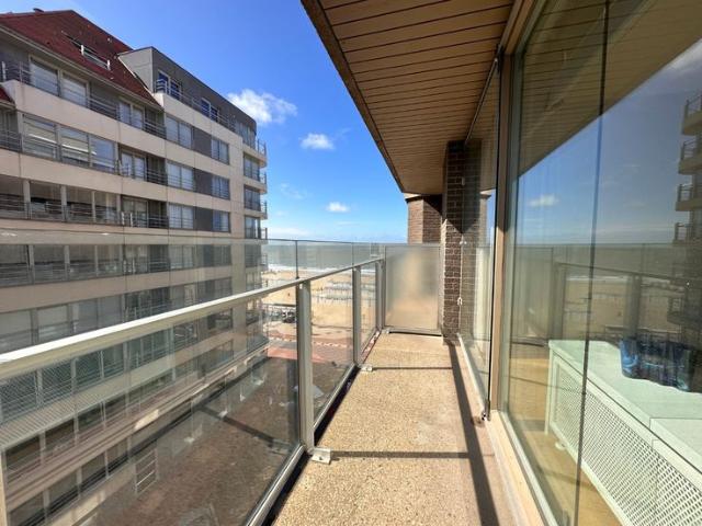Exclusief appartement met 3 slaapkamers te koop met zijde.