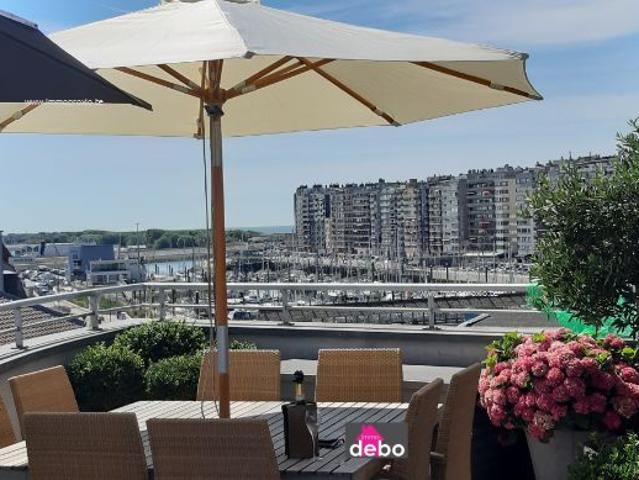 Exclusief gelegen uniek duplex appartement met 4 terrassen met adembenemende uitzichten op zee, 175m²