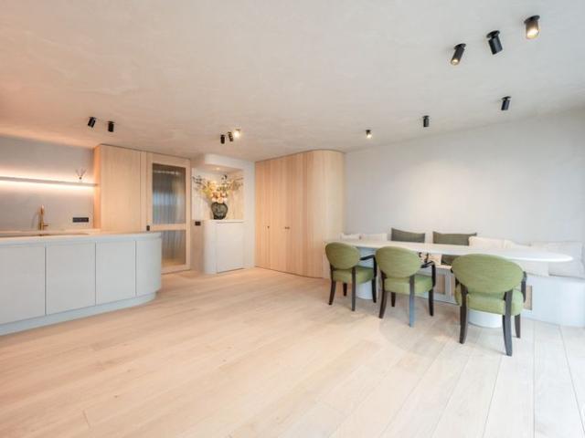 Exclusief gerenoveerd appartement op toplocatie in Het Zout
