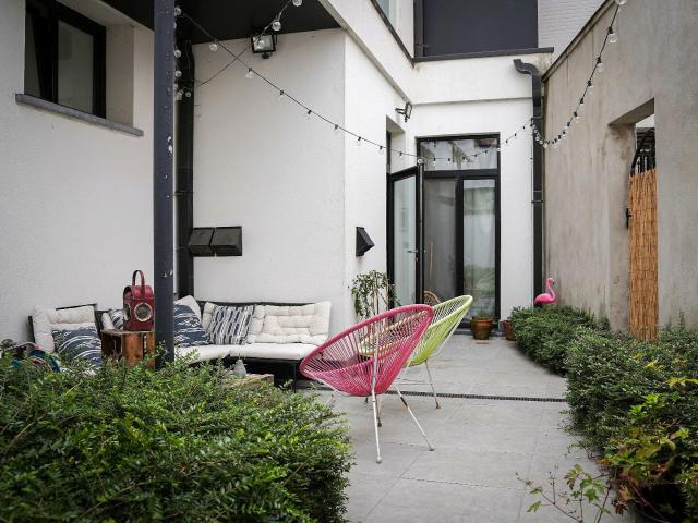 Exclusief gerenoveerd appartement met afzonderlijke studio/praktijkruimte op het Prinsenhofplein CdF