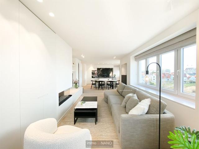 Exclusief gerenoveerde penthouse met panoramische zichten op het Zegemeer in Knokke