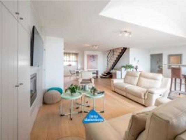Exclusief duplex dakappartement met uitzonderlijk open zicht