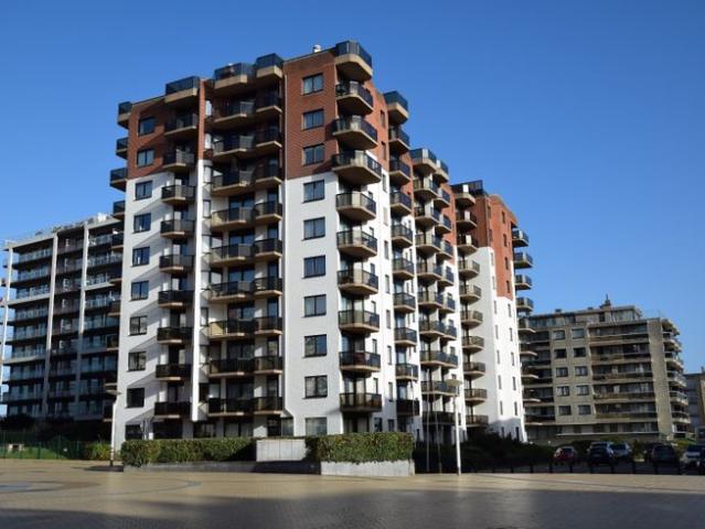 EXCLUSIEF DUPLEX PENTHOUSE MET FRONTAAL ZEEZICHT EN ZONNETE