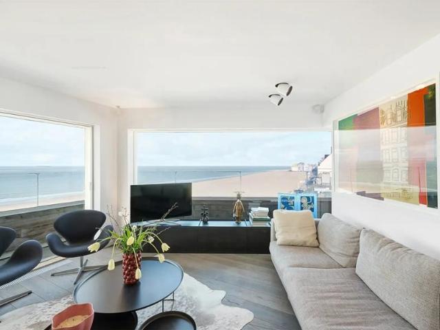 Exclusief hoekappartement met adembenemend zeezicht Duinbergen