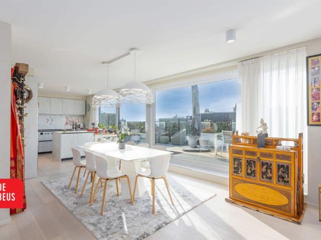 Exclusief penthouse appartement met 3 slpk en zonovergoten terrassen op een zucht van de zee
