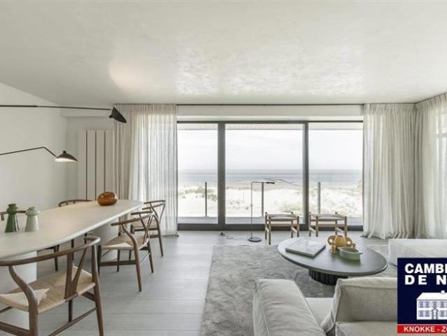 EXCLUSIEF: Uniek gerenoveerd hoekappartement op de wandeldij
