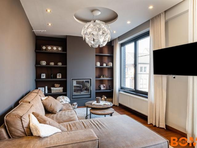 Exclusieve bel etage met een luxueuze afwerking!