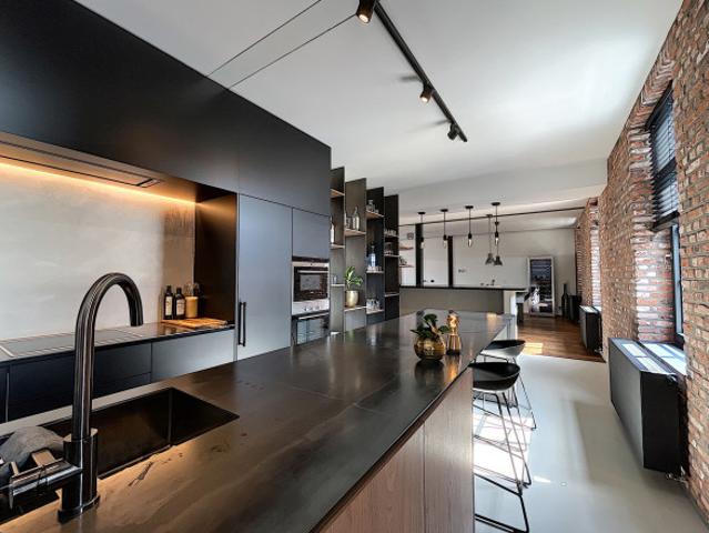 Exclusieve loft met terras, zwemvijver en daktuin te Gent