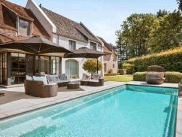 Exclusieve ruime villa in't groen