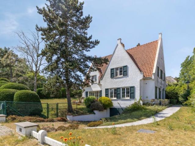 Exclusieve villa met zwembad in de gegeerde Simli wijk te.