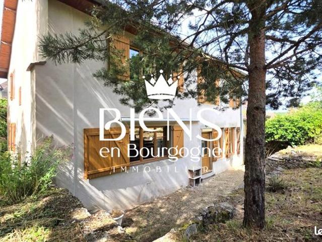 EXCLUSIF A LA ROCHEPOT belle et grande maison en pierre avec vue imprenable sur le château
