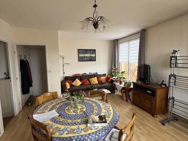 EXCLUSIF APPARTEMENT 2 TERRASSES VUE CATHEDRALE TOUR PERRET