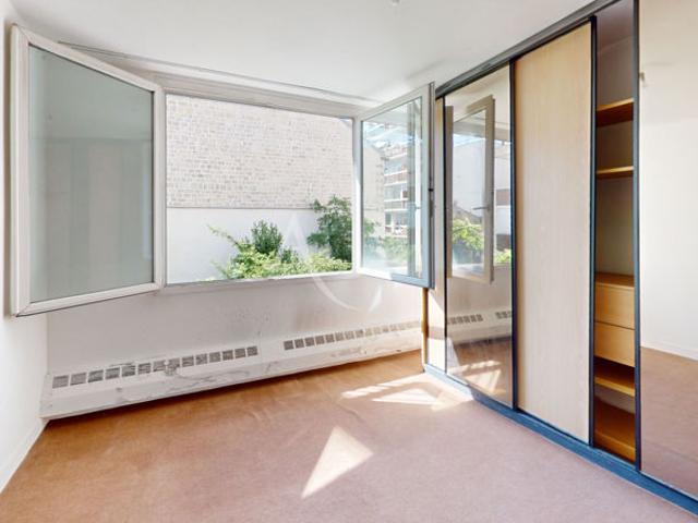 EXCLUSIF Appartement à rénover proche du Canal Saint Martin !