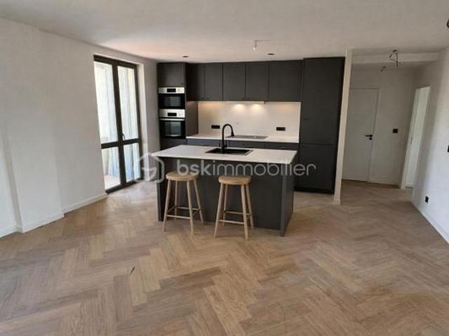 EXCLUSIF APPARTEMENT DUPLEX 102 M2 TYPE 4 PIECES PROCHE CENTRE ANNECY