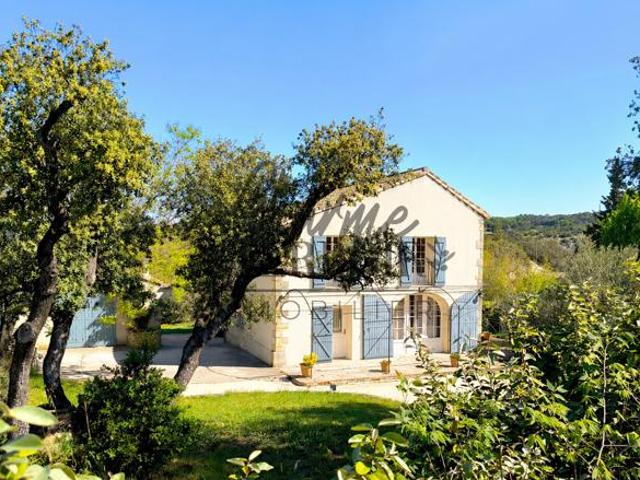 Exclusif ! Entre Uzès et Avignon, Maison en pierre de type m