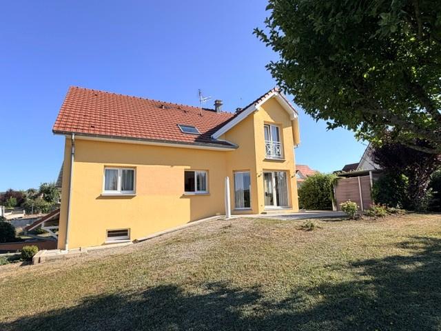 EXCLUSIF ESSERT Belle maison T6 parfaitement entretenue sur 10,75 ares au calme. REF VB3794
