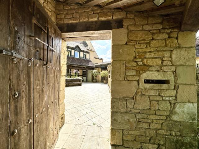 Exclusif et unique dans Sarlat La Caneda: cet ensemble immo