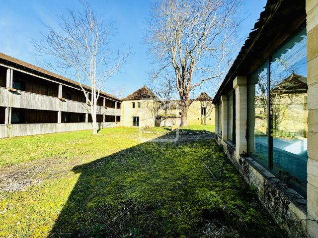 EXCLUSIF et RARE Ensemble immobilier touristique de Charme entre Sarlat, Lascaux et Les Eyzies