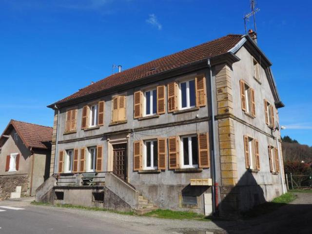 EXCLUSIF Etueffont Maison pierre à rénover en totalité