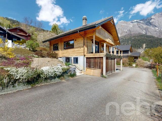 Exclusif: Magnifique chalet rénové et meublé avec soins