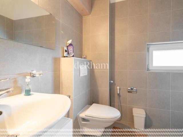 EXCLUSIF Magnifique villa mitoyenne de 5,5 pcs avec une vue imprenable