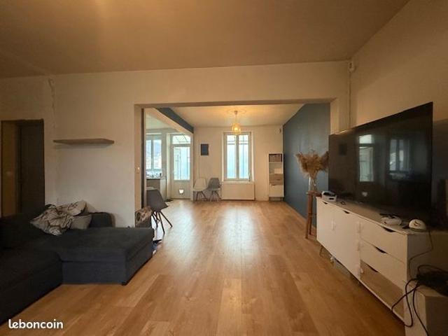 EXCLUSIF Maison de ville indépendante 3 chambres avec jardin
