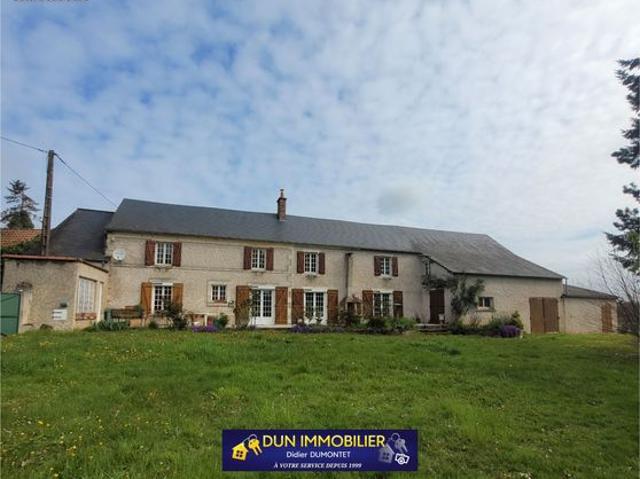 EXCLUSIF, SAINT MARTIN D'AUXIGNY, Longère avec dépedendances et jardin