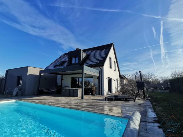EXCLUSIF ! Superbe maison contemporaine de 169 m2 hab sur 10,72 ares