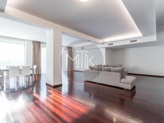 EXCLUSIV Apartament 4 camere | LUX | Gradina 115 MP + Parcare inclusa in pret