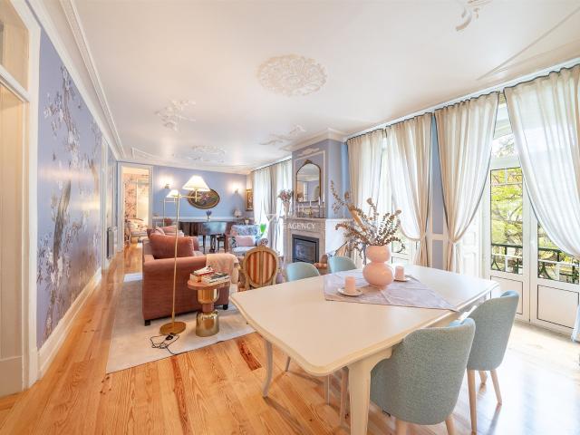 Exclusivo Conde Valbom | Último piso renovado com varanda, e. 262m² Avenidas Novas