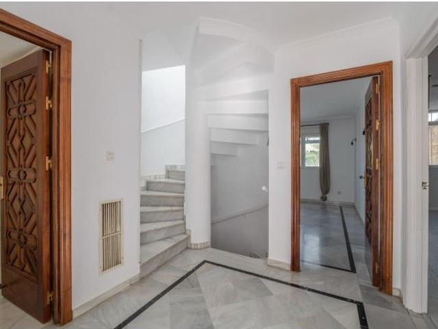 Exclusivo casa pareada en Urbanización El Serrallo