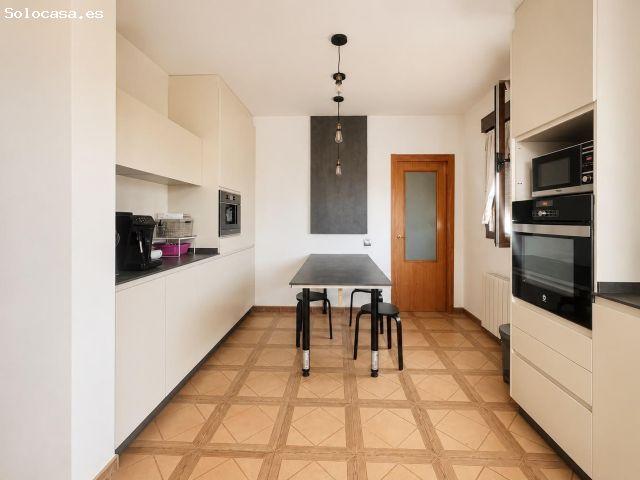 Exclusivo chalet moderno con piscina y casa de invitados